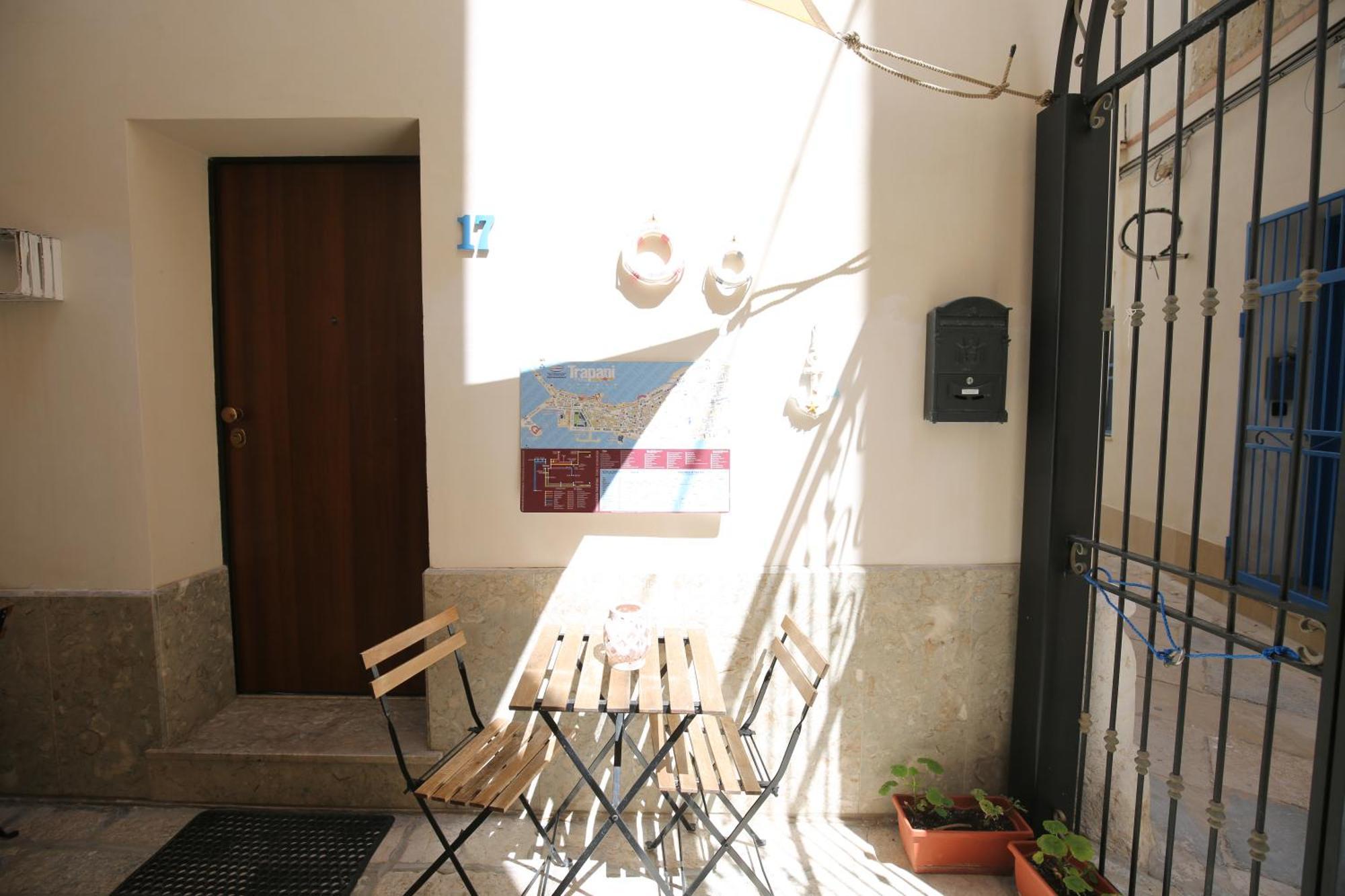 La Corte Dei Naviganti Apartment Трапани Екстериор снимка