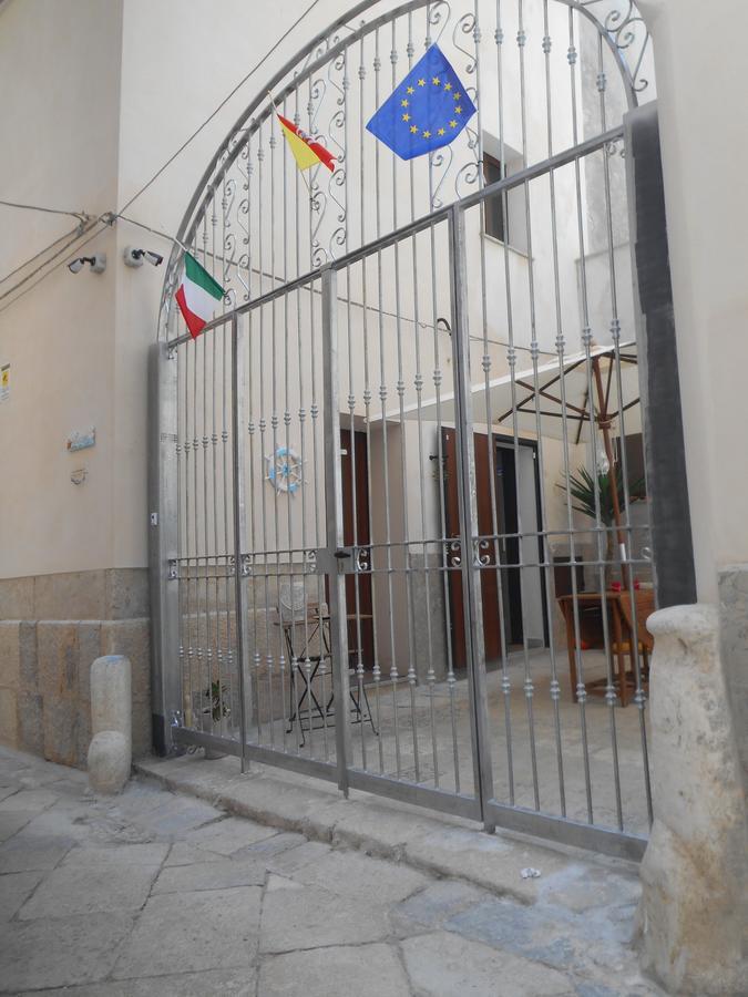La Corte Dei Naviganti Apartment Трапани Екстериор снимка